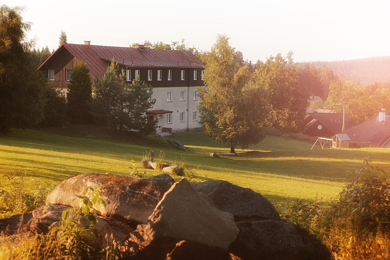 Hotel Rohanov Lhota nad Rohanovem Luaran gambar